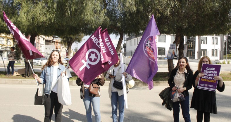 Antalya ve Adana’dan Kadınlar Seslendi: “sömürüsüz, şiddetsiz, savaşsız, yoksulsuz bir dünya”