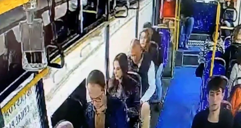 Adana’da yolcular genç kadını taciz eden Hüseyin Sevedi’yi polise teslim etti