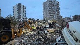 Adana’daki Özgür Apartmanı Davası’nda tutuksuz yargılama