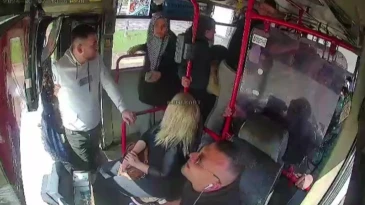 Adana’da otobüs şoförü ve muavin yolcuya sopayla saldırdı