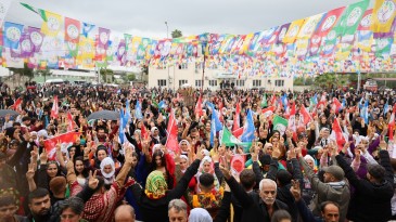 İnce Memed’in memleketinde sağanak yağış altında Newroz kutlandı