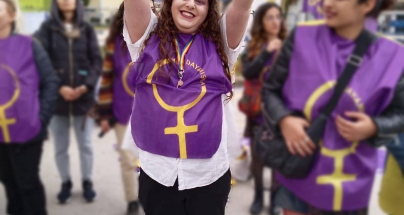 Adana’da trans bir aktivist: “Yalnızız, yaşamak da zor ancak mücadele ediyoruz”