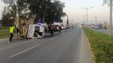 Tarsus’ta tarım işçilerini taşıyan minibüs ile kamyonet çarpıştı: 6 yaralı