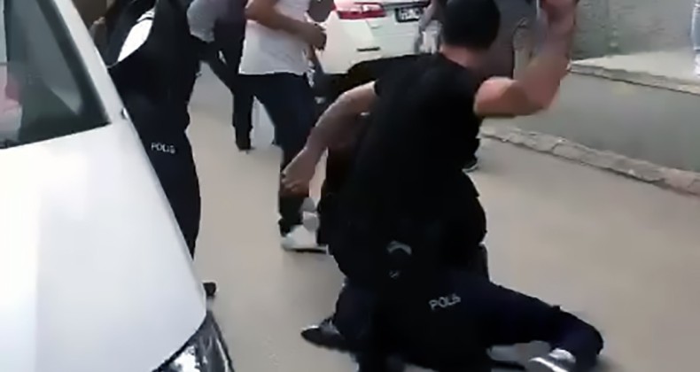 Adana’da mazbata kavgası: Polis biber gazıyla müdahale etti