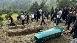 Anne, baba ve çocukları yanarak hayatını kaybetmişti: 1 şüpheli gözaltında