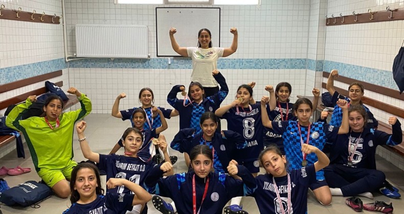 Küçük Kızlar Futbol Takımı Kayseri’de Şampiyon