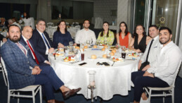 Adana’da 50 Yıllık Eczacılara Plaket