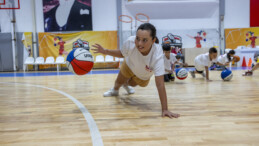 Mersin’den ücretsiz basketbol kursu