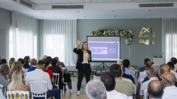 Mersin’de muhtarlara dönük ‘kadın-erkek eşitliği’ semineri