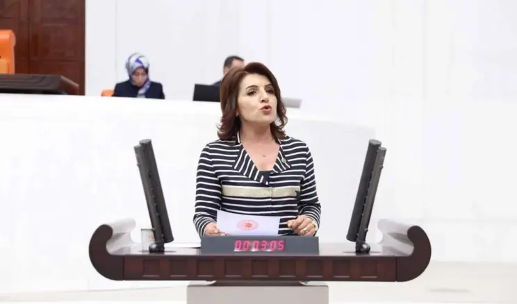 “Bugün verilen 4 bin liralık ikramiyeyle ancak bir buçuk gram altın alınabiliyor”