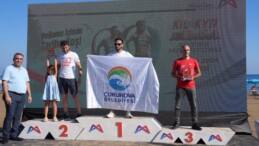 Çukurova Belediyesi yüzücü atletleri 4 madalyonla döndü