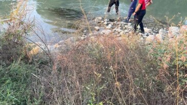 Tarsus’ta nehre giren genç yaşamını yitirdi