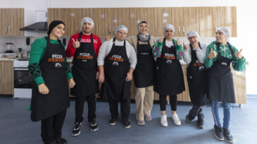 Özel gereksinimli bireyler, Mersin Büyükşehir’de hem yemek yapıyor hem paylaşmayı öğreniyor