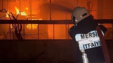 Tarsus’ta yem fabrikasında yangın