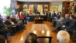 Çukurova Belediye Başkanı Emrah Kozay, muhtarlarla buluştu