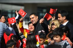 Çukurova Belediyesi, özel gereksinimli bireylere yönelik şenlik düzenledi