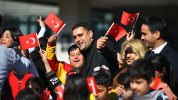 Çukurova Belediyesi, özel gereksinimli bireylere yönelik şenlik düzenledi