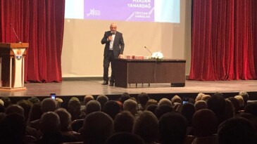 Merdan Yanardağ’dan Adana’da “Türkiye Nereye Gidiyor?” konulu söyleşi