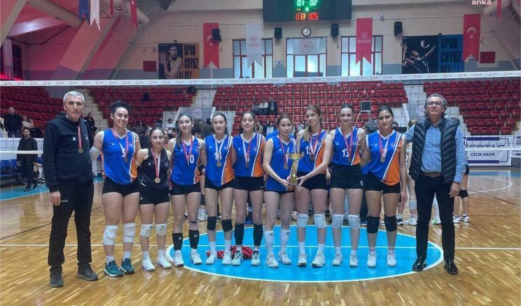 Genç Kadınlar Voleybol Takımı Adana şampiyonu oldu