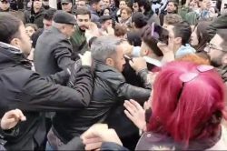 Mersin Üniversitesi öğrencilerinden oturma eylemi
