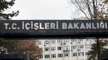 Ceyhan ve Seyhan Belediye Başkanları görevlerinden uzaklaştırıldı