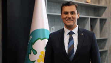 Manisa Büyükşehir Belediye Başkanı Ferdi Zeyrek yaşamını yitirdi