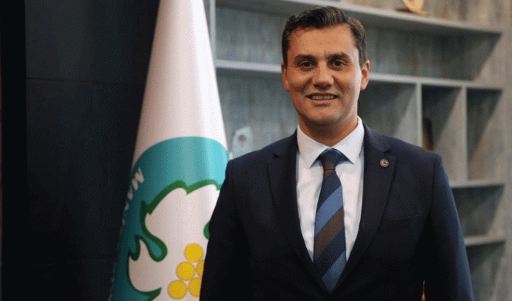Manisa Büyükşehir Belediye Başkanı Ferdi Zeyrek yaşamını yitirdi