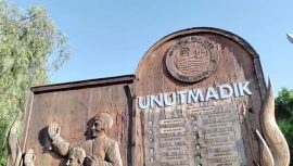 Madımak’ta yaşamını yitiren aydınlar Mersin’de anıldı