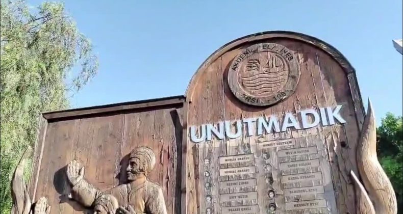 Madımak’ta yaşamını yitiren aydınlar Mersin’de anıldı