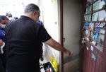 Mersin’de bir evden 10 kamyon çöp çıktı