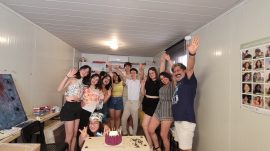 Depremden etkilenen gençler sanatın dönüştürücü etkisini anlattı: Cam Gibi Değil, Kum Gibi