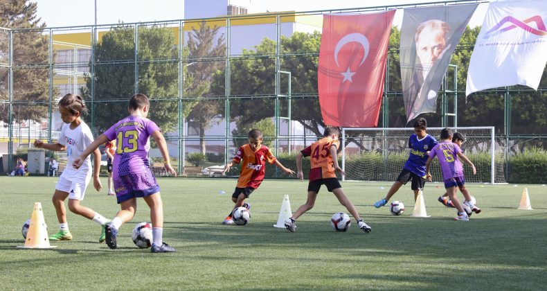 Mersin Büyükşehir Belediyesi’nden ücretsiz futbol kursu
